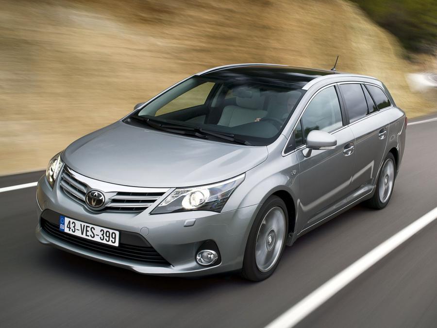  Toyota Avensis Wagon 2011 года  (фото 13 из 25)